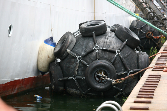 50Kpa Pneumatic Fishing Boat Offshore Platform Rubber Fender For Ship