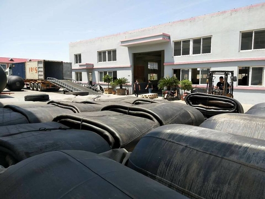 High Pressure Marine Rubber Airbag For Cargo Tug Boat Ship Yacht Launching Lifting