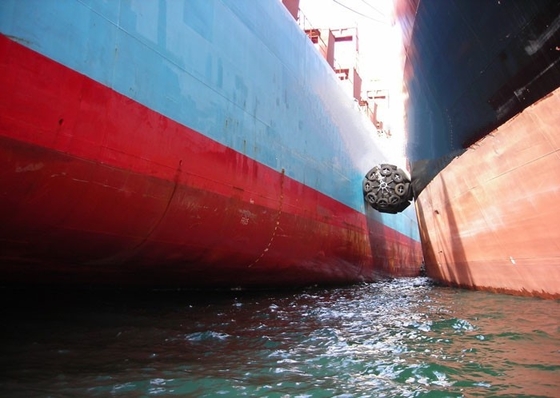 50kpa 80kpa Inflatable Rubber Fender With Chain Tyre Net
