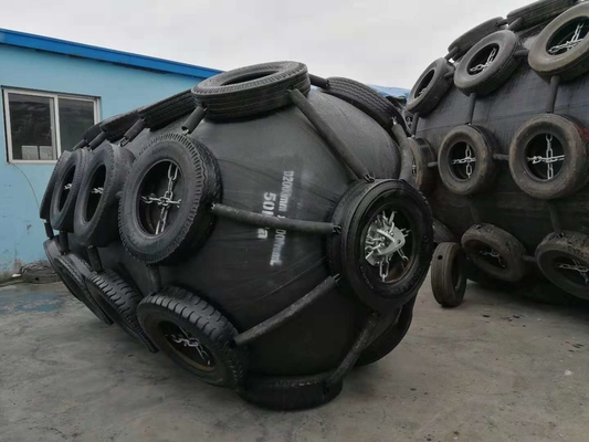 CCS Certified Inflatable Floating Black Color Pneumatic Rubber Material Yokohama Fender
