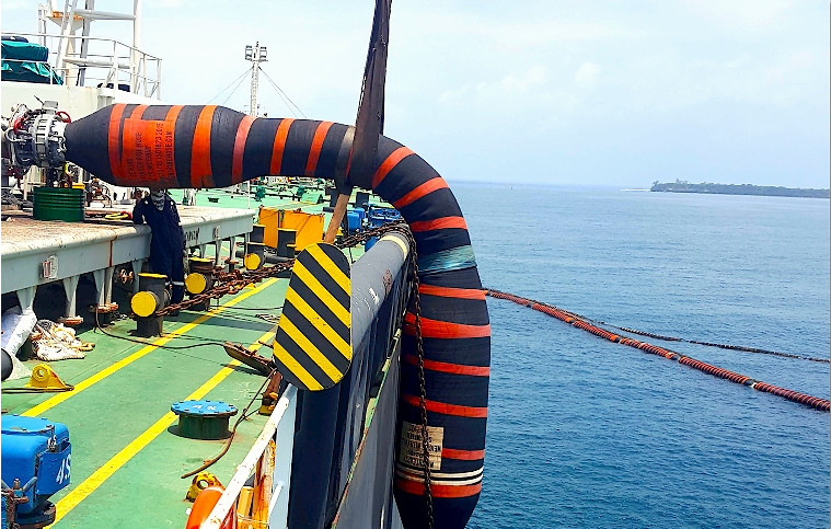 Reinforced Marine Oil Hose with Location Collars to Fix with Extra Buoyancy